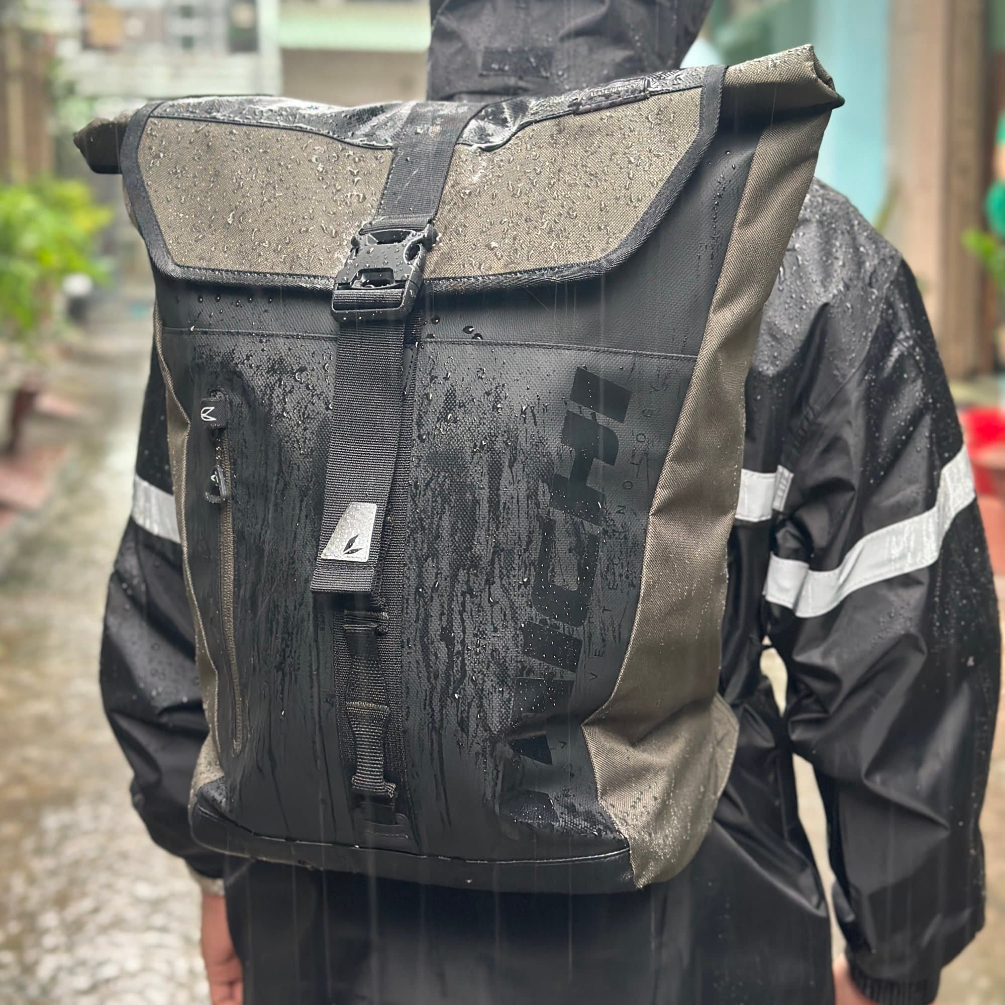 Taichi RSB278 motorcycle touring waterproof backpack