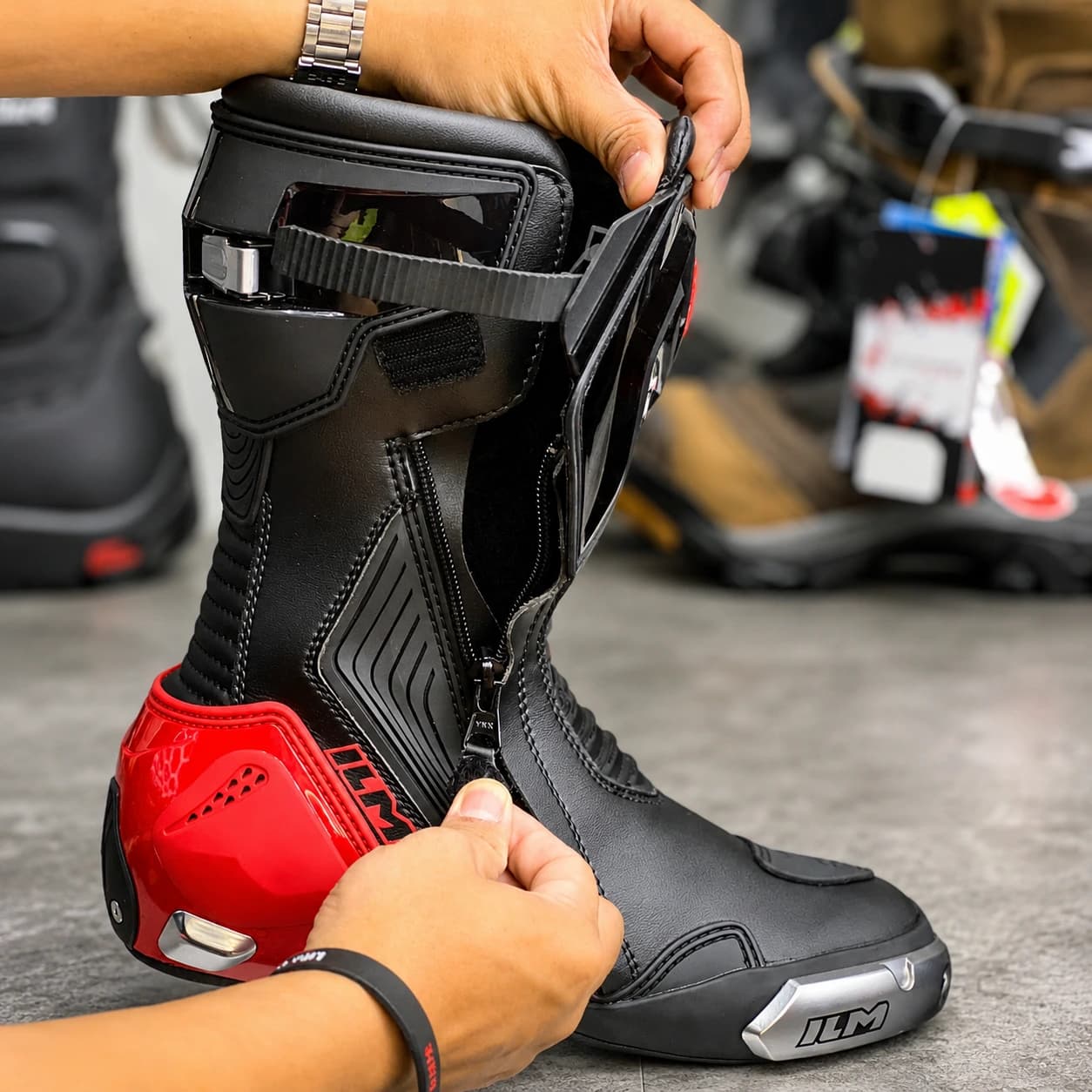 Giày moto cổ cao ILM BRC1