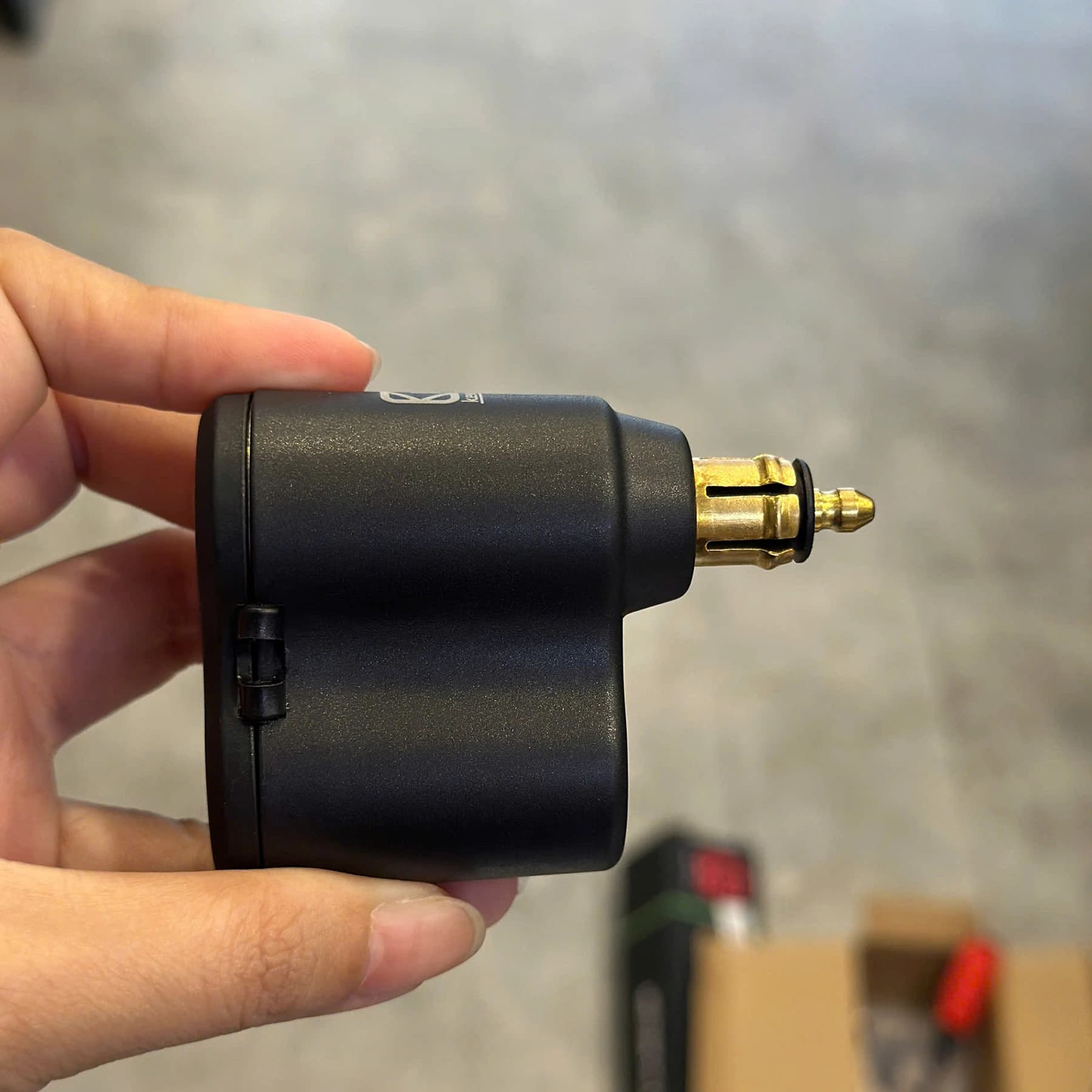 Sạc USB ổ DIN cho xe BMW, Triumph kèm tẩu 12V Kewig B9