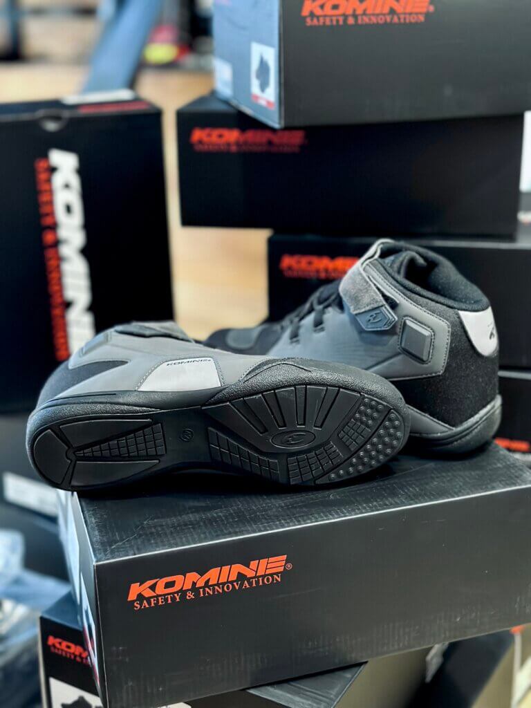 giay-bao-ve-komine-bk088(4)