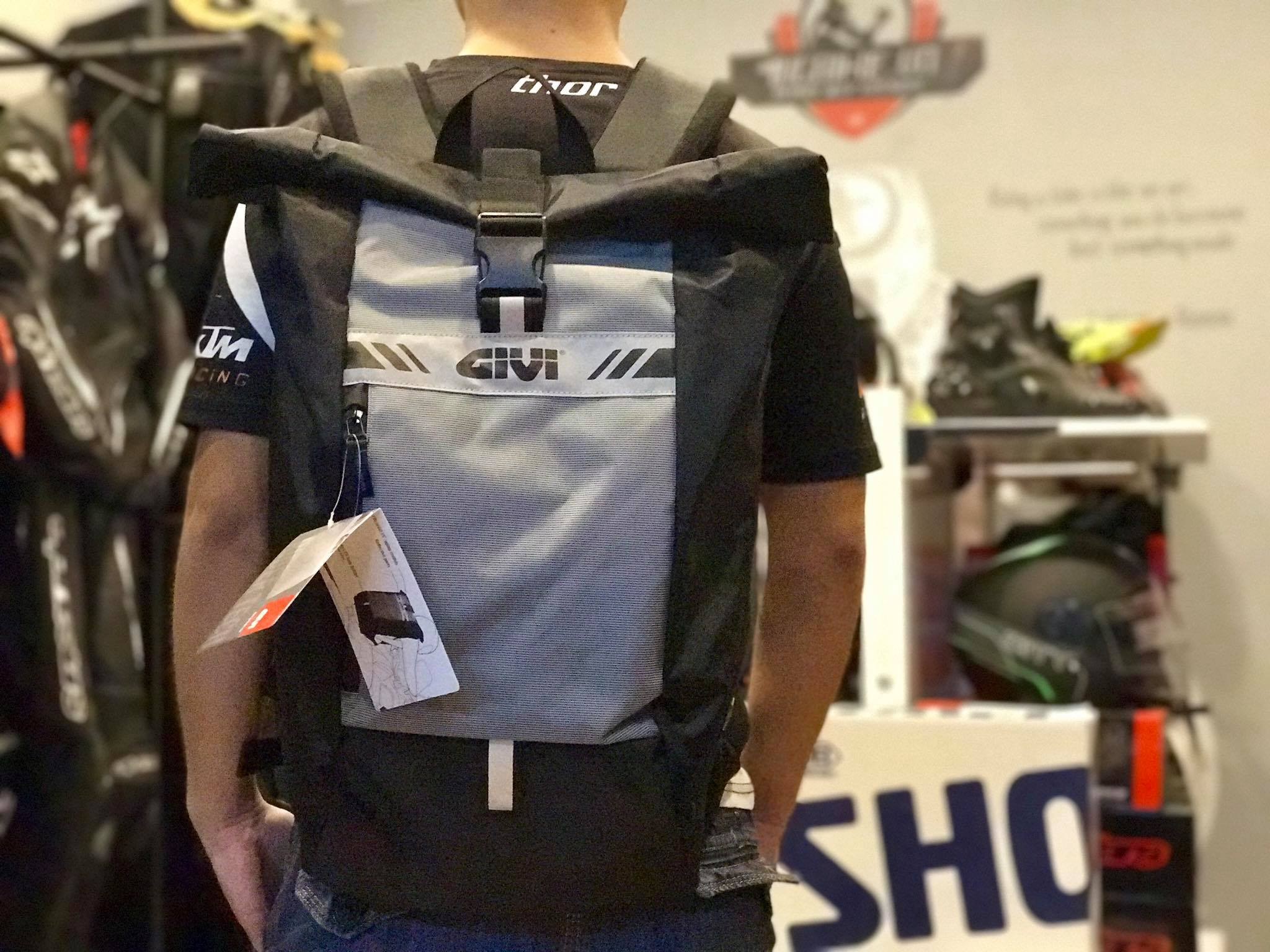 balo-deo-lung-chong-nuoc-givi-rbp02-01