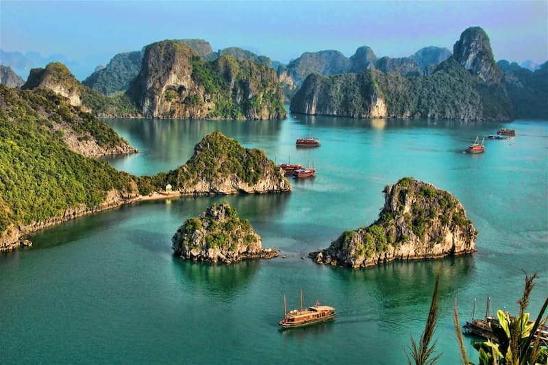 Vịnh Hạ Long đầy hùng vĩ giữa thiên nhiên Vịnh Bắc Bộ