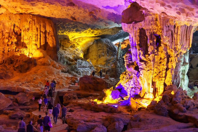 Hang Sửng Sốt tại Vịnh Hạ Long, Quảng Ninh