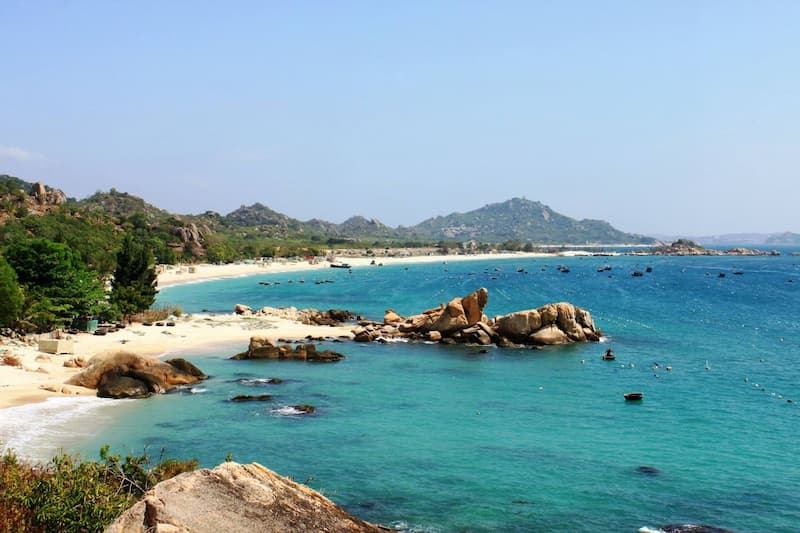 Vẻ đẹp hoang sơ níu chân du khách của đảo Bình Ba, Khánh Hòa