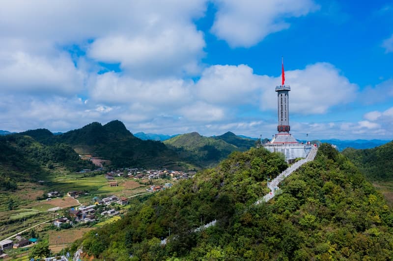 phuot-ha-giang-13 cot-co-lung-cu