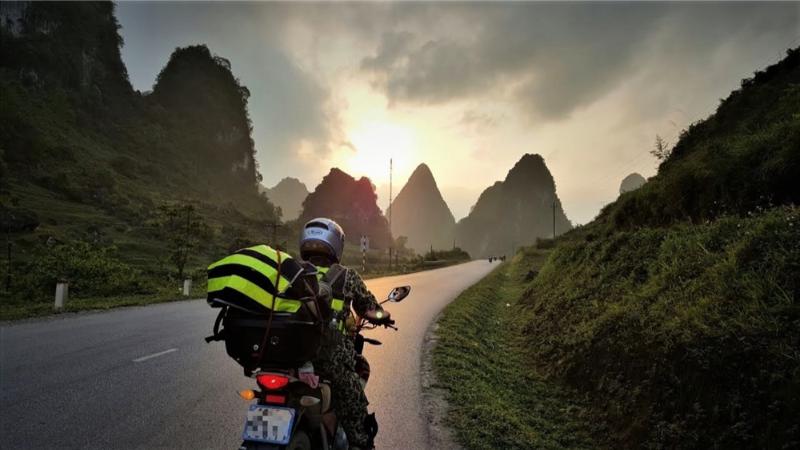 20+ Stt đi phượt hay khi đi 1 mình, bạn bè và người yêu tổng hợp status độc đáo và vui nhộn