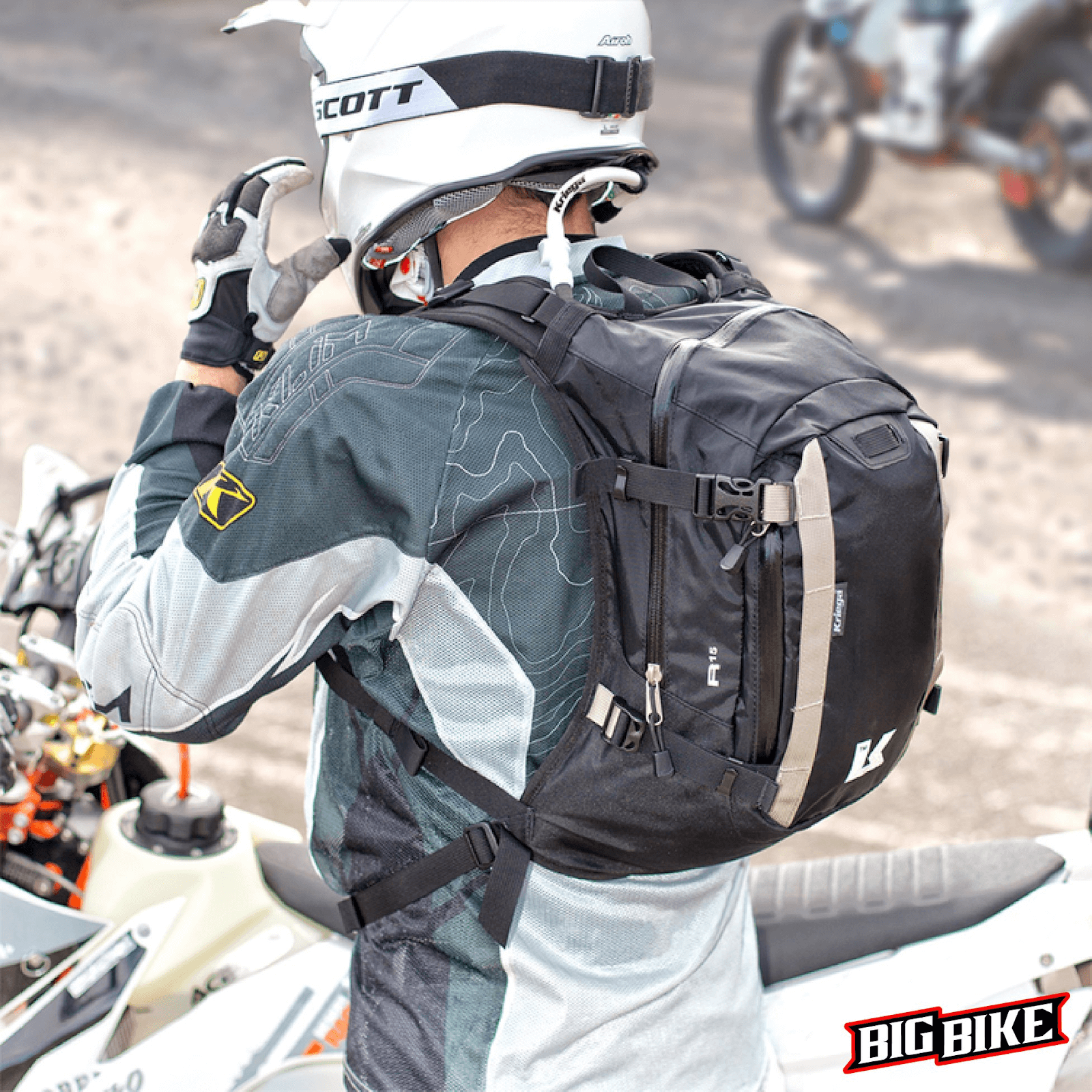 Đồ bảo hộ phượt - Trang bị kiến thức và kỹ năng lái xe moto an toàn