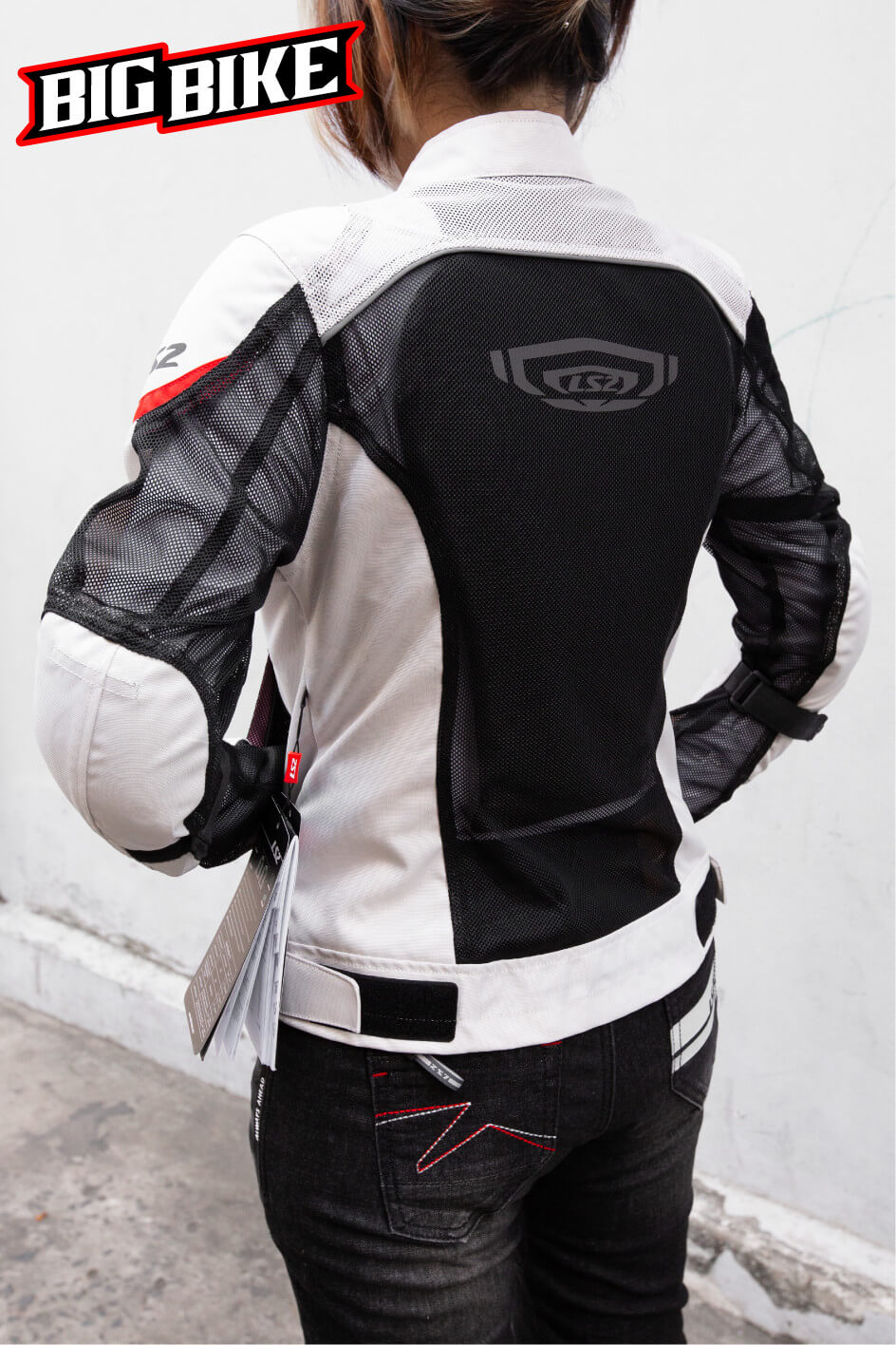 ÁO BẢO HỘ LS2 CHÍNH HÃNG AIRY LADY form dáng áo bảo hộ ls2 airy lady khi mặc lên người