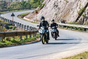 Kinh nghiệm phượt bằng xe tay côn | Đồ bảo hộ cần phải có