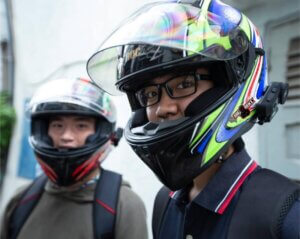 Hướng dẫn 3 cách gắn camera hành trình lên mũ bảo hiểm