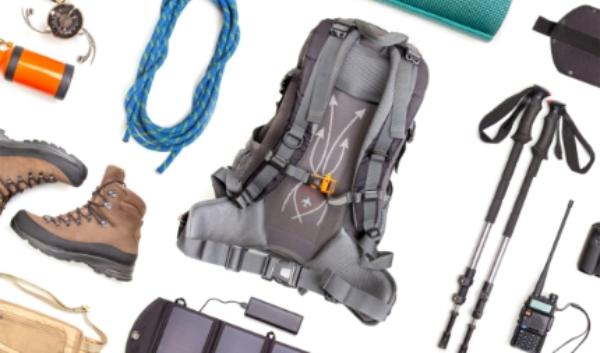 Từ A Đến Z: Top 10 Những Vật Dụng Cần Thiết Cho Chuyến Leo Núi