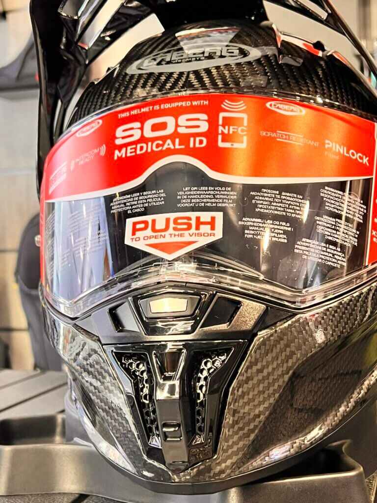 HỆ THỐNG VENT GIÓ NAM CHÂM PHÍA TRƯỚC (ON-ROAD)