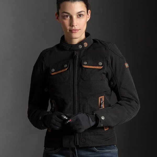 Loi-ich-cua-quan-ao-bao-ho-xe-may